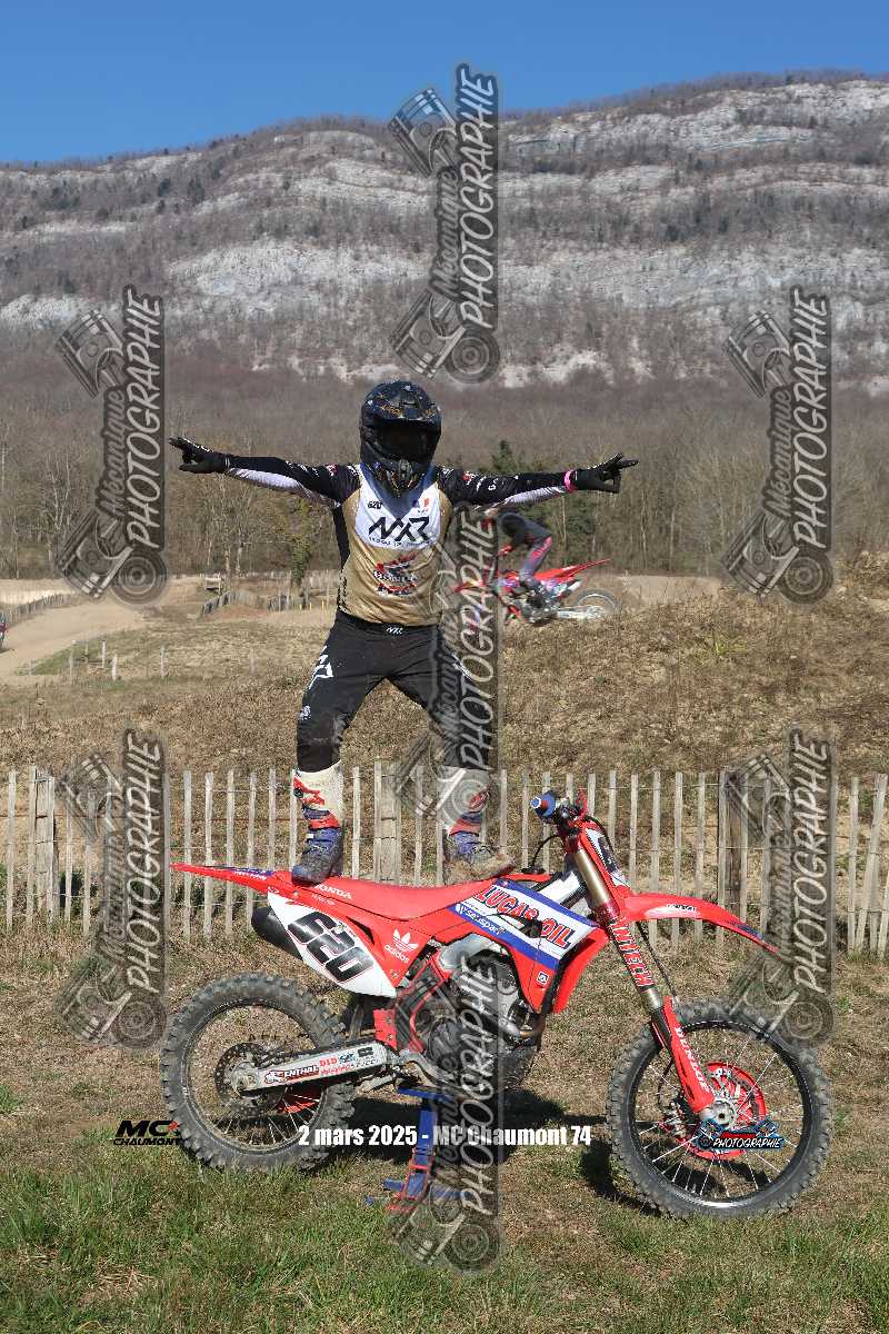 1119748