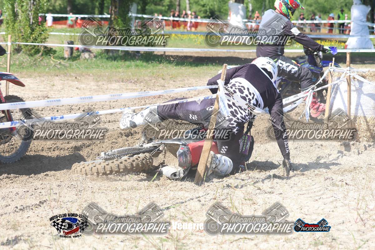1225599