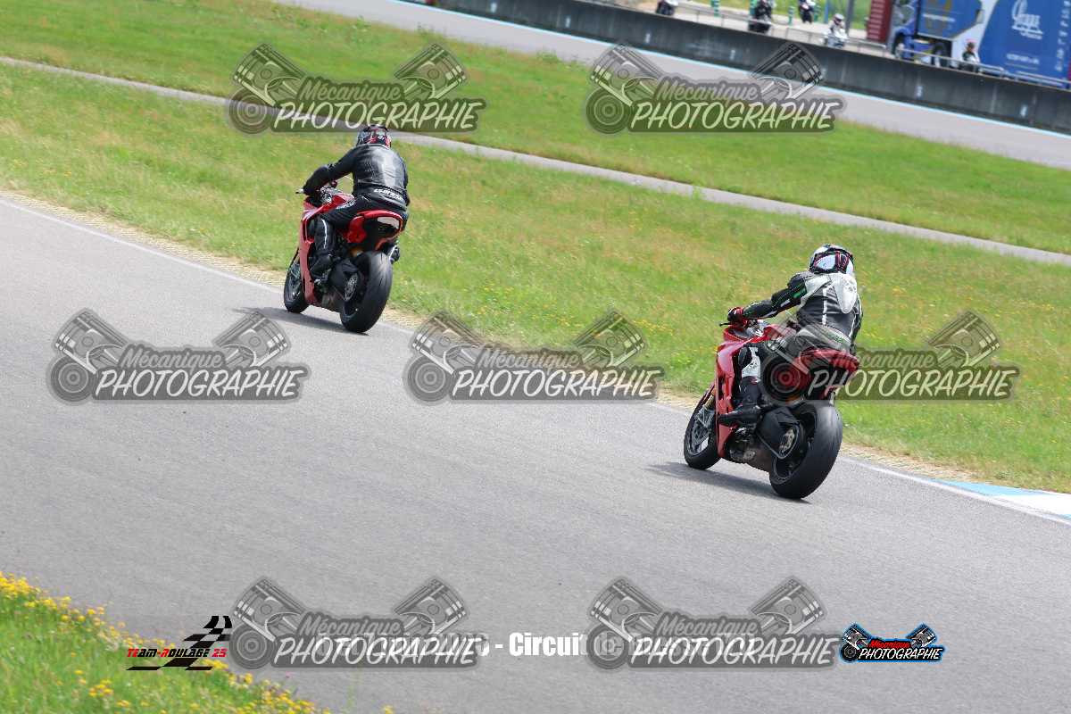1243025