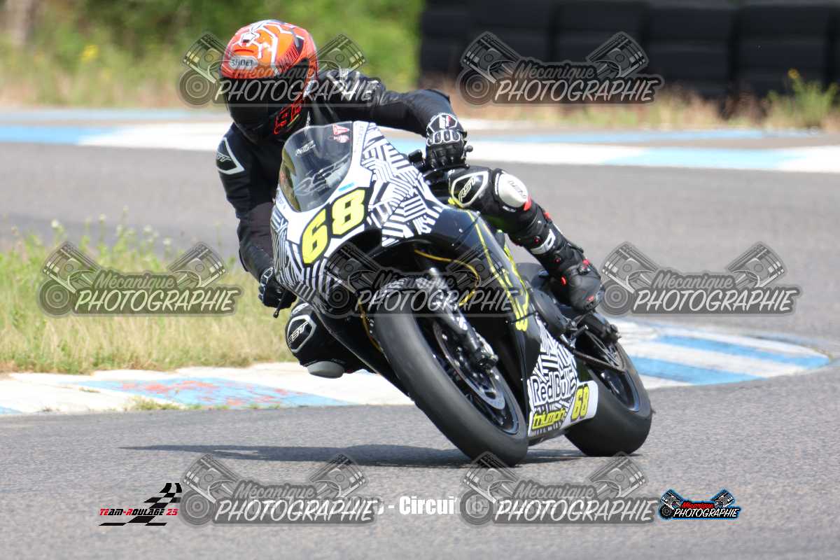 1243929