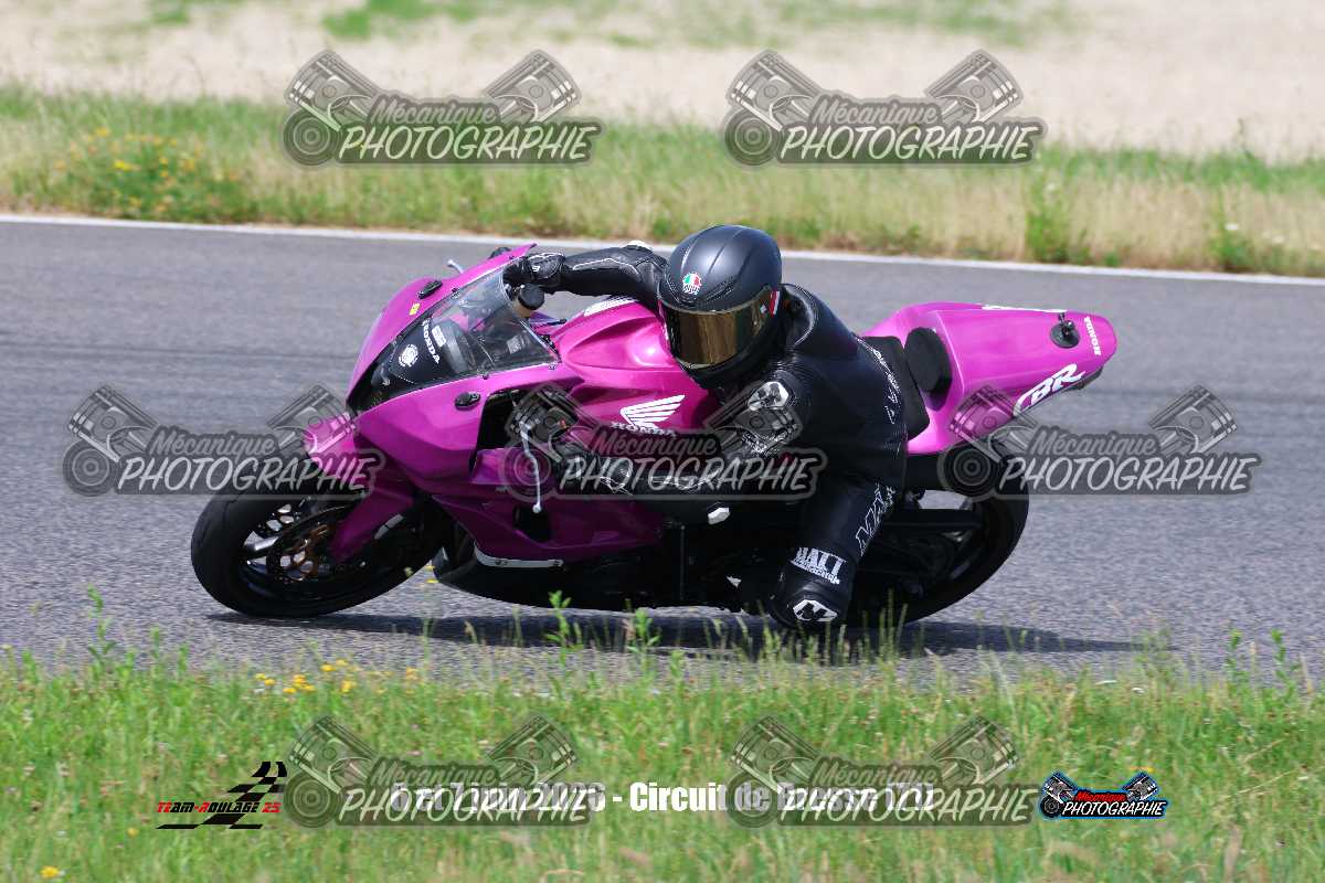 1246598